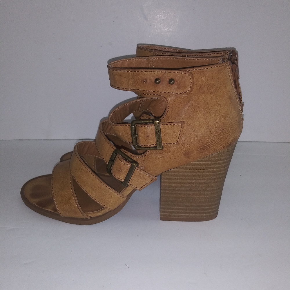 Mudd Strappy Heel Sandals 8.5